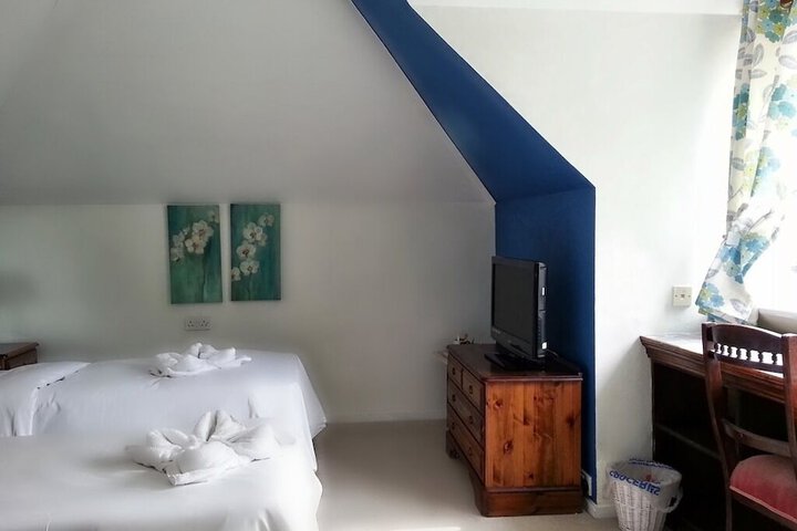 Room 12 of 38