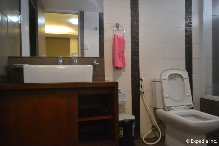 Room 10 of 84