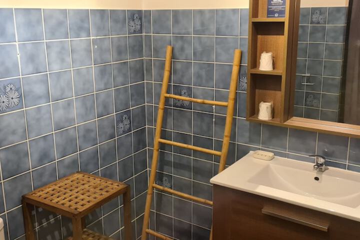 Room 65 of 111