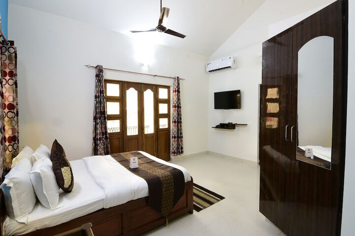 Room 3 of 20