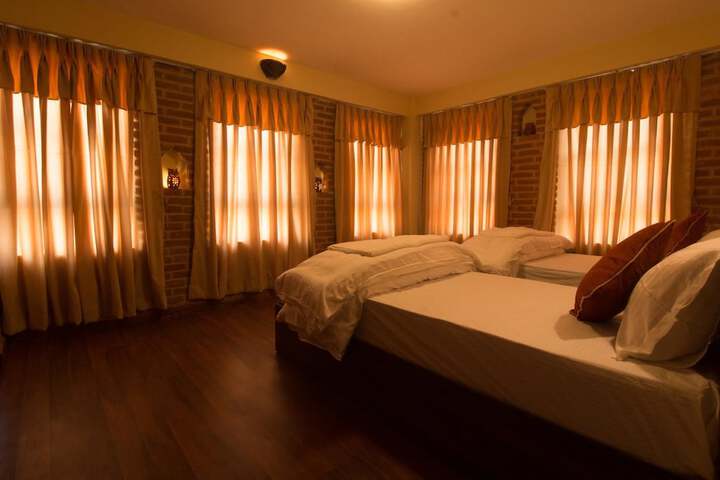 Room 5 of 38
