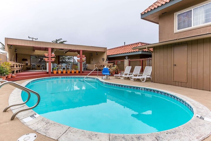 Pool 31 of 45