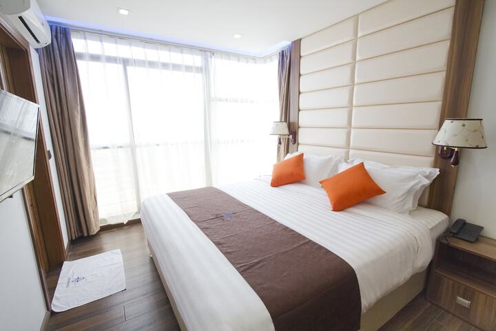 Room 4 of 74