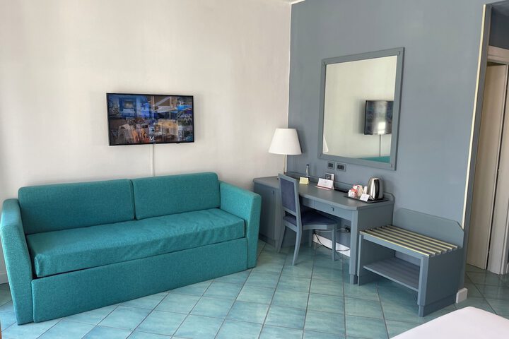 Room 51 of 137