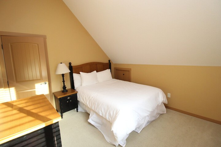 Room 71 of 543
