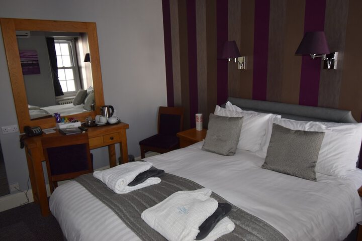 Room 10 of 112