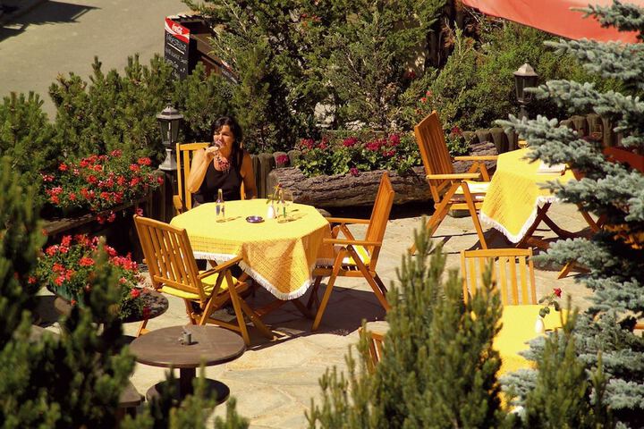 Sundeck 50 of 55