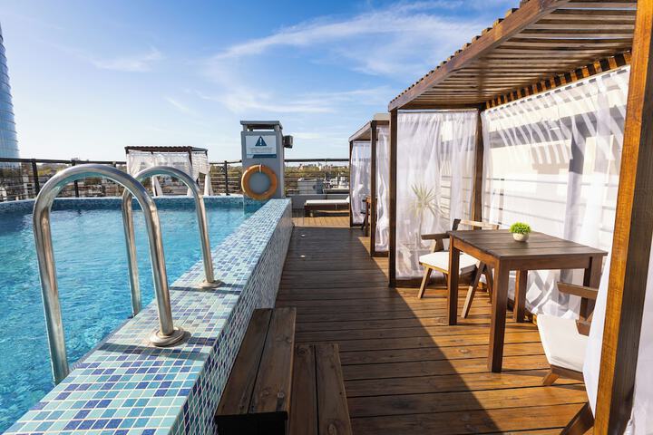 Hotel with Pool