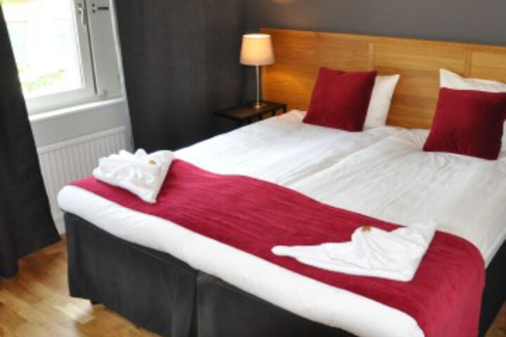 Room 8 of 35