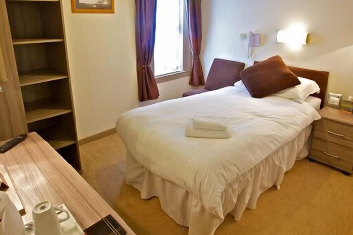 Room 7 of 22