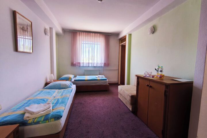 Room 22 of 54