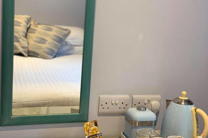 Room 16 of 36