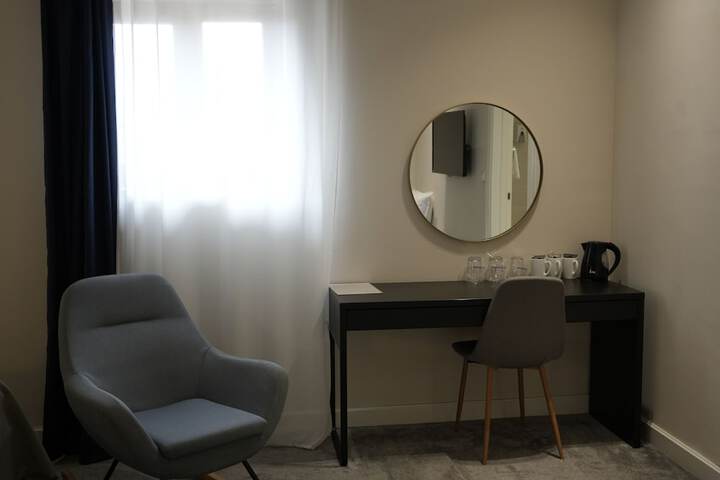 Room 42 of 110