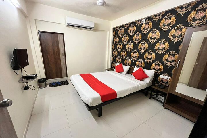Room 14 of 30