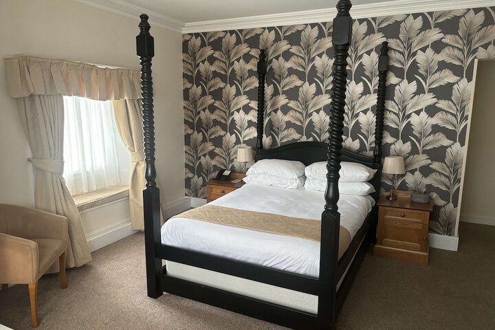 Room 8 of 84