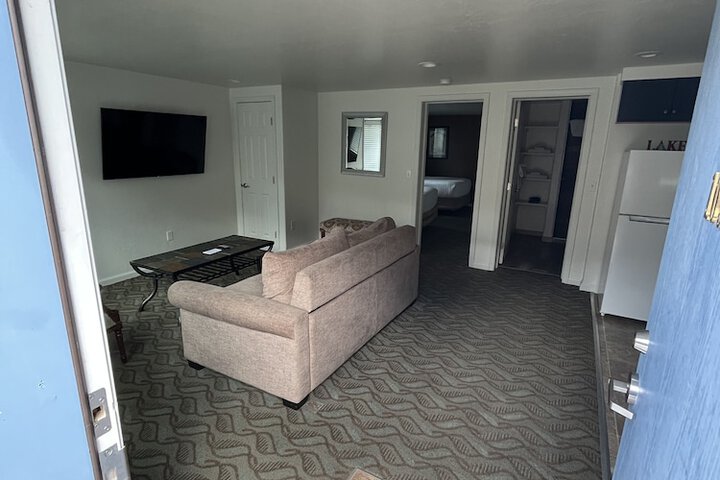Room 73 of 133