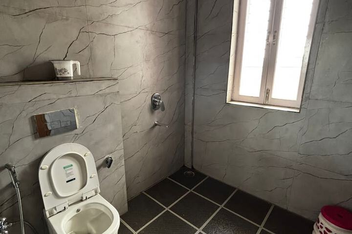 Room 7 of 11