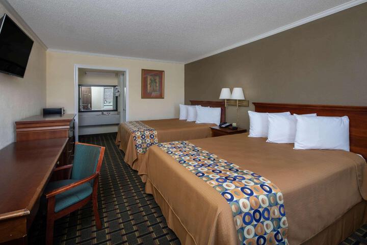 1 King Bed (11 of 12)