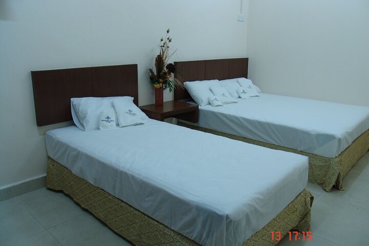 Room 7 of 19