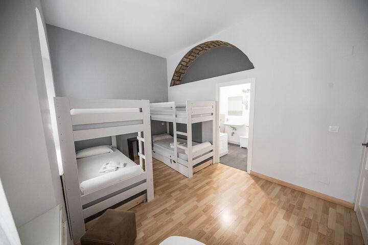 Room 4 of 13