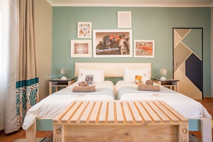 Room 8 of 33