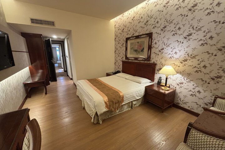 Room 18 of 46