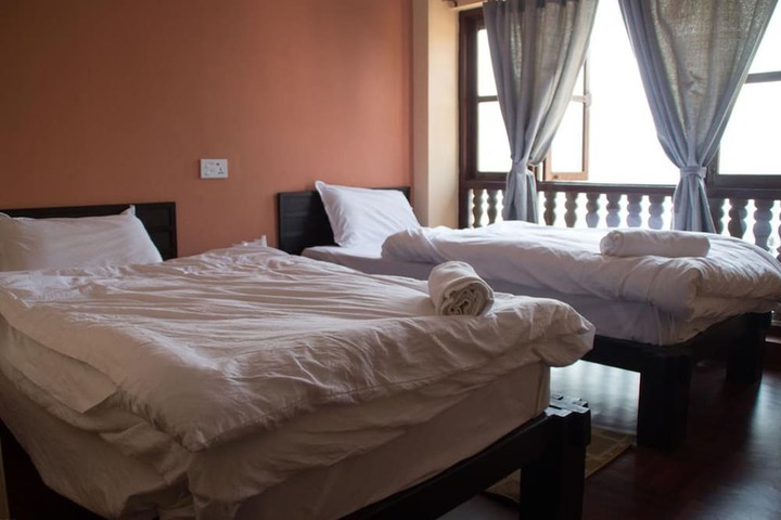 Room 6 of 43