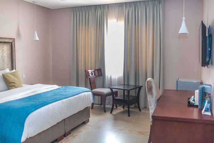 Room 4 of 44