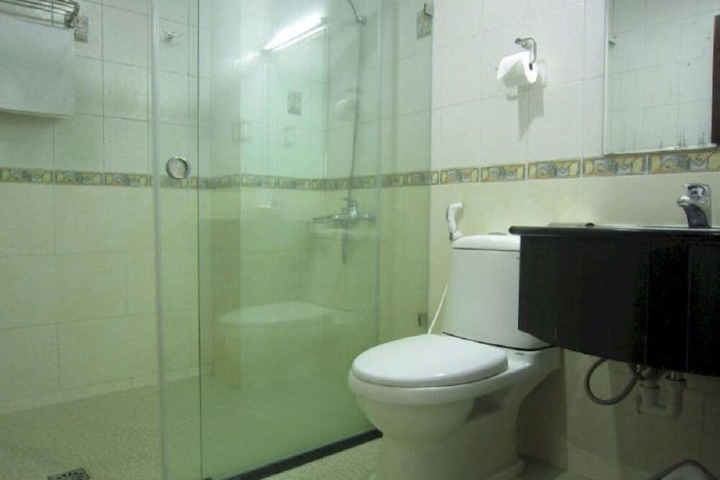 Room 15 of 24