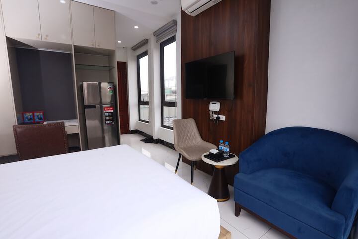 Room 6 of 99
