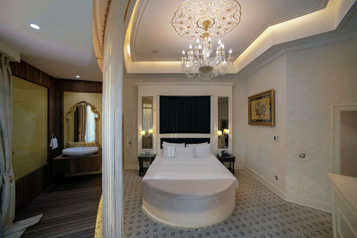 Room 11 of 53