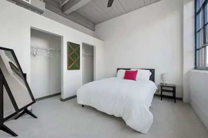 Room 15 of 237