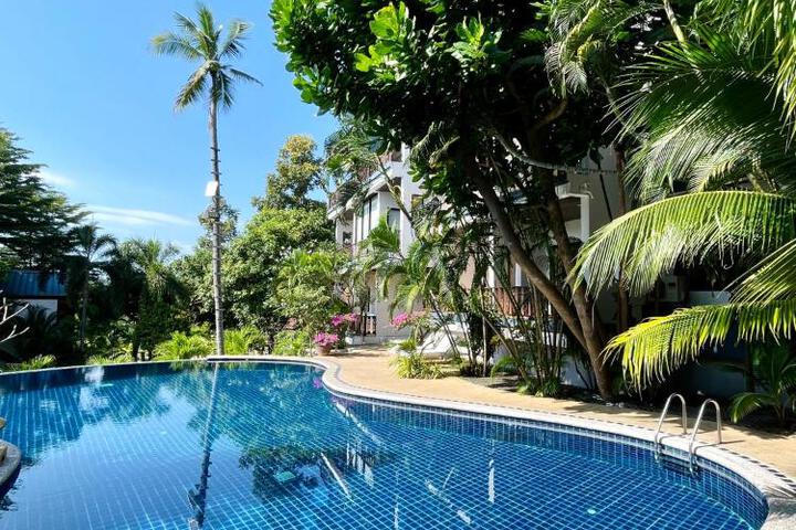 Hotel Pool