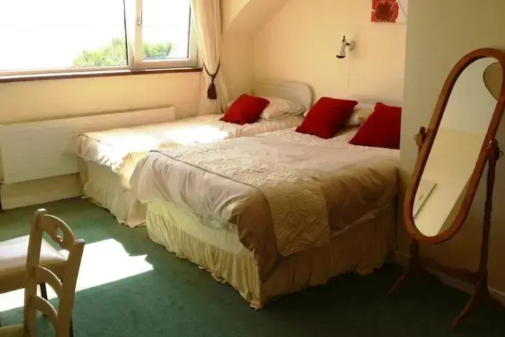 Room 4 of 19