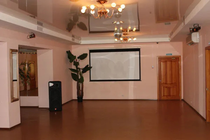 Room 9 of 14