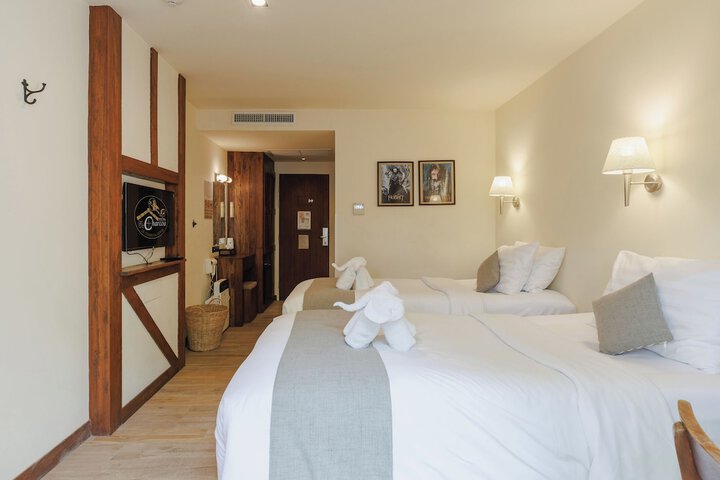 Room 34 of 193