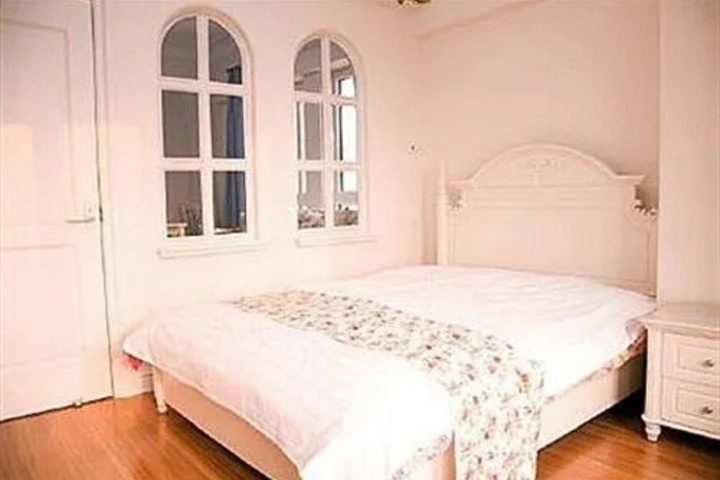 Room 6 of 6