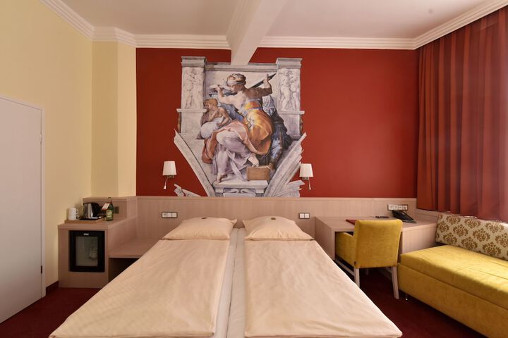 Room 36 of 84