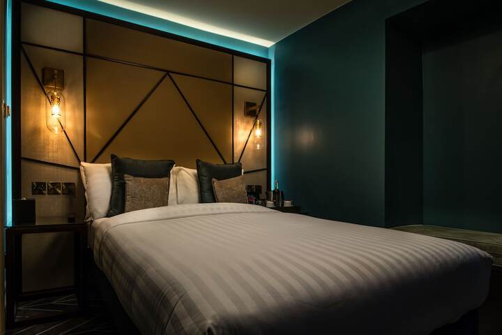 Room 9 of 55