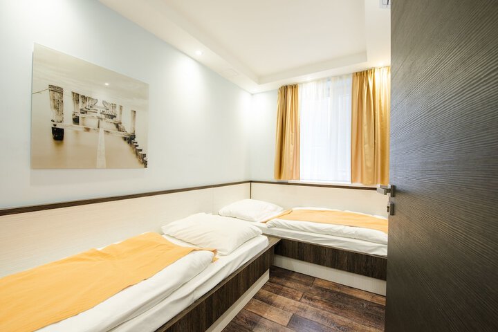 Room 13 of 47