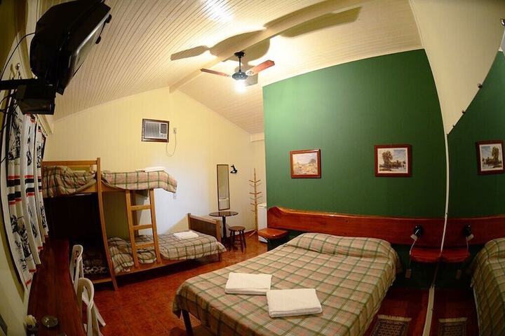 Room 32 of 34