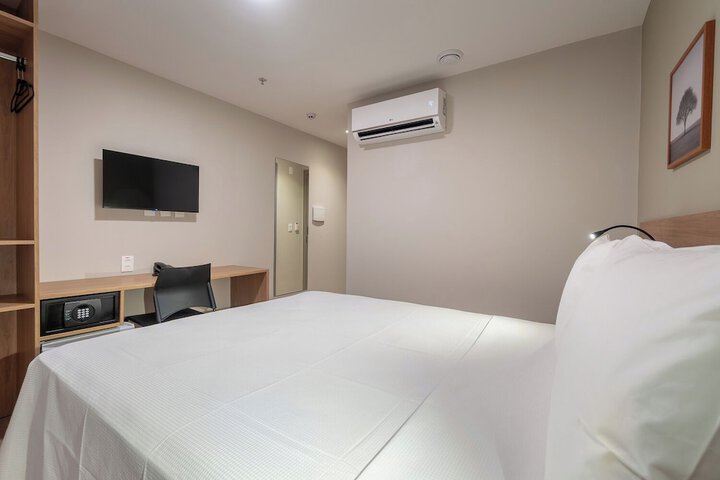 Room 8 of 27