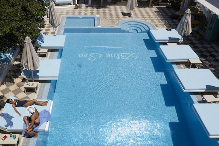 Pool 211 of 277