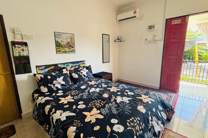 Room 2 of 19