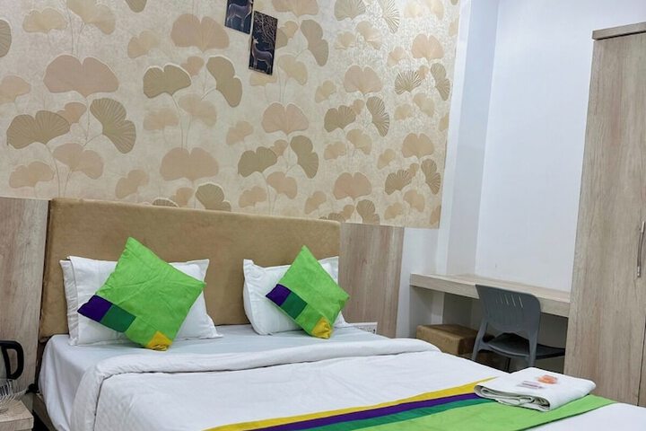 Room 6 of 39