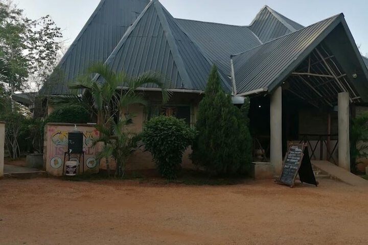 Jumbo Hilltop Lodge