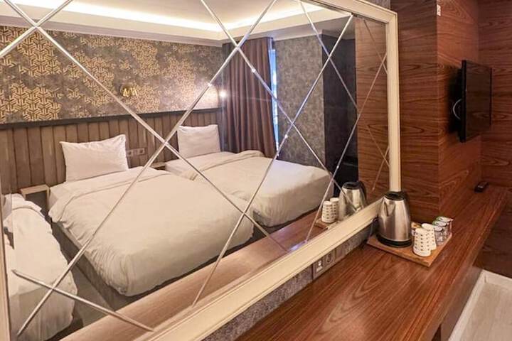 Room 14 of 40