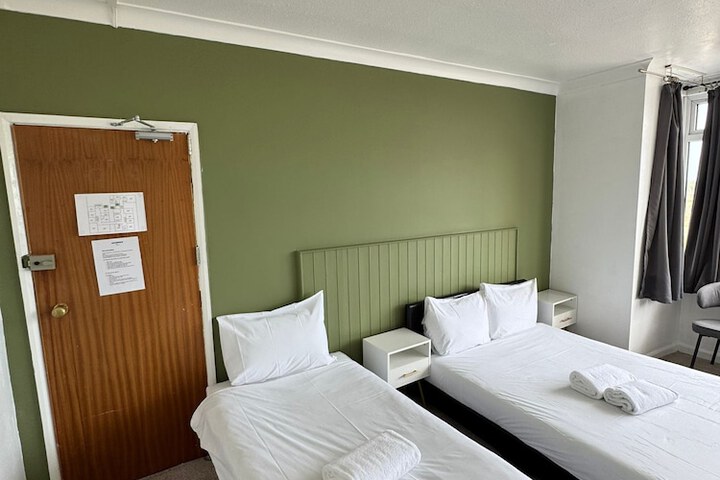 Room 26 of 71