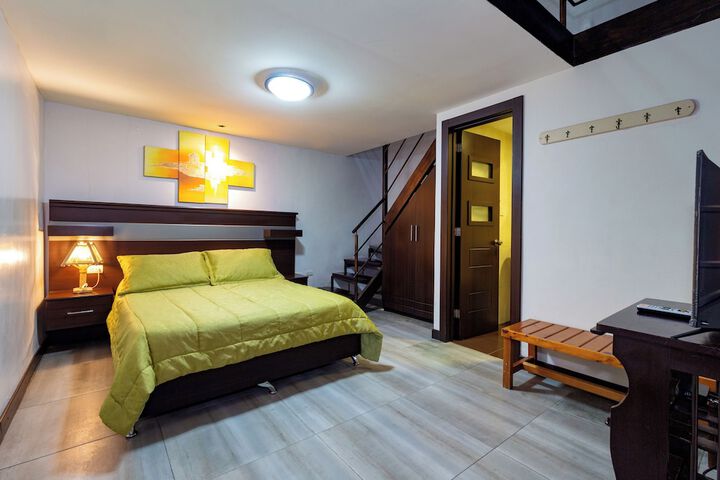 Room 12 of 42