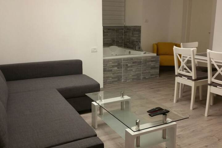 Room 9 of 78